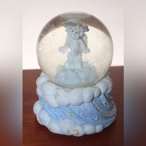 Dreamsicles Snow Globe Music Box ‘Somewhere Out There’
